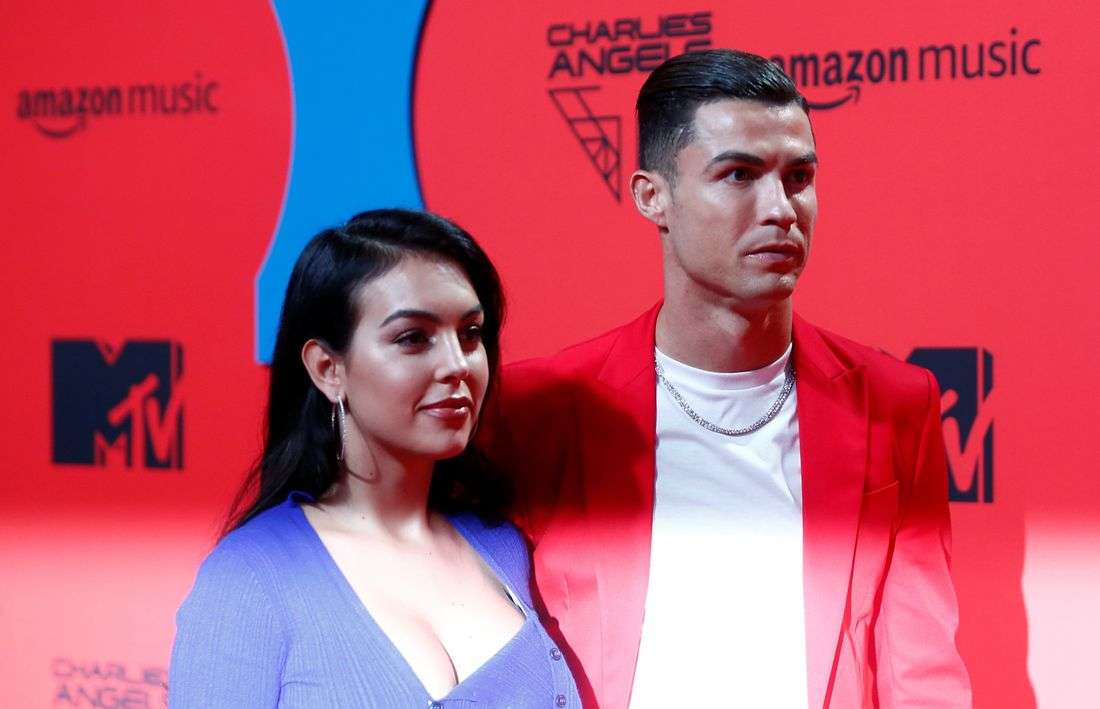 Soccer-Ronaldo weds longtime partner Rodriguez in Portugal