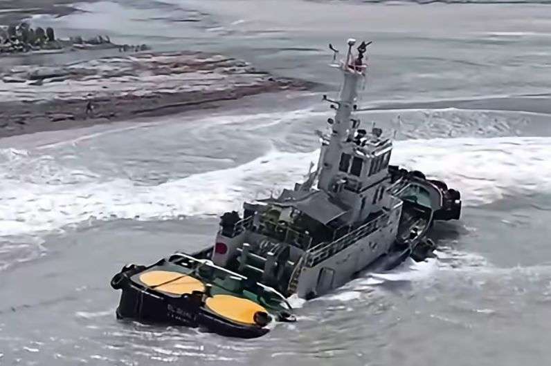 PCG rescues 9 seafarers after tugboat runs aground in Zambales