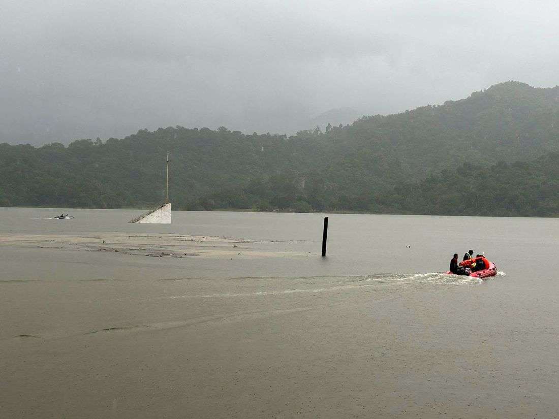 3 passengers remain missing after Zambales motorbanca capsizes