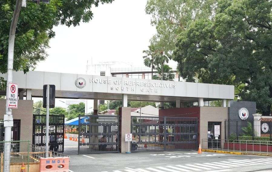 Workers' barracks at House of Representatives hit by fire