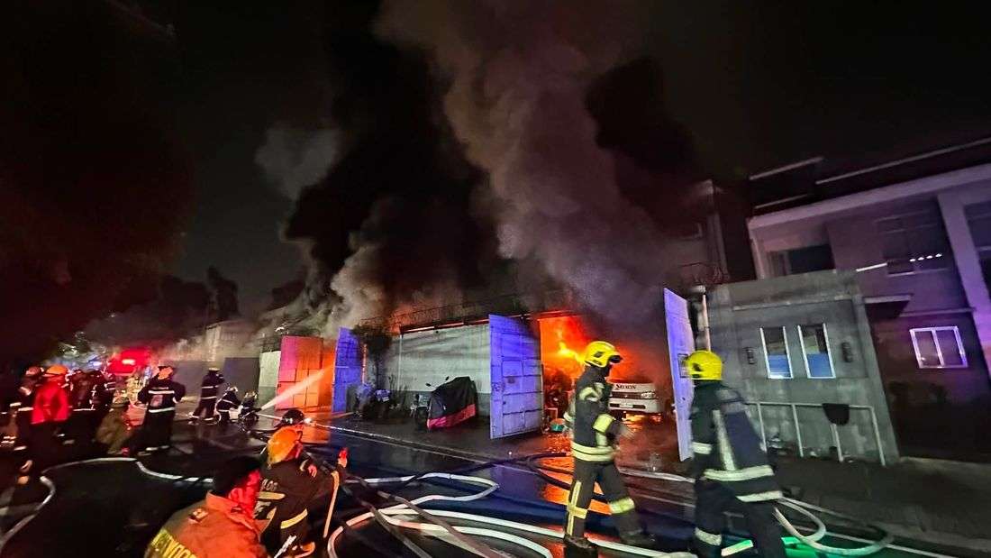 Fire hits warehouse in Pasig, reaches 3rd alarm