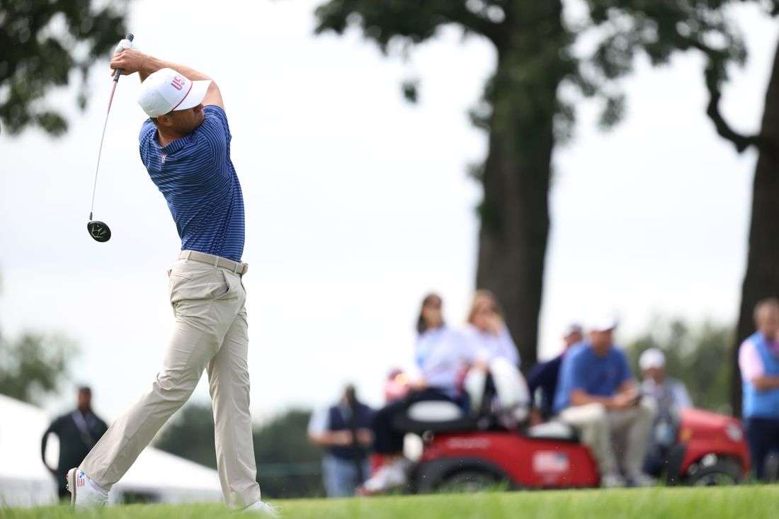 Golf-US edge International team in tight Presidents Cup opener