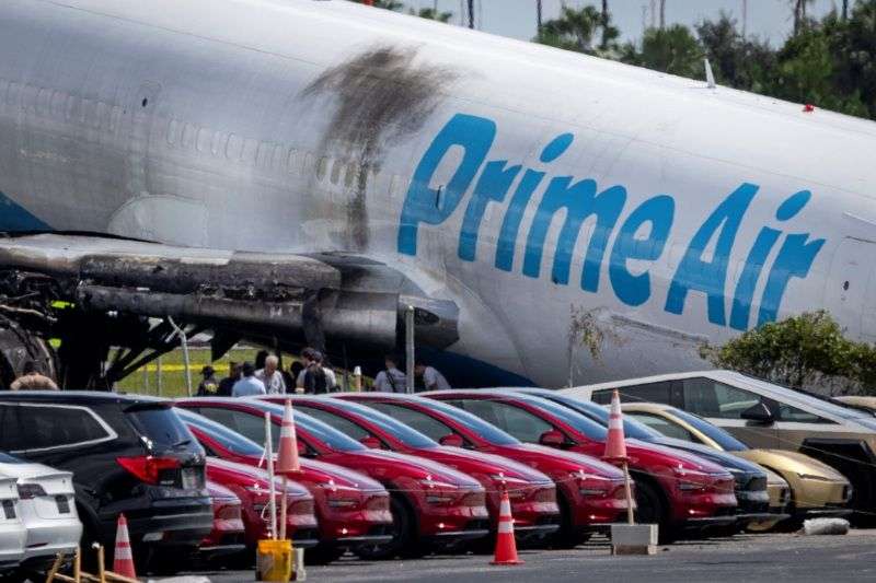 Amazon pauses operations with 21 Air after Miami cargo plane crash