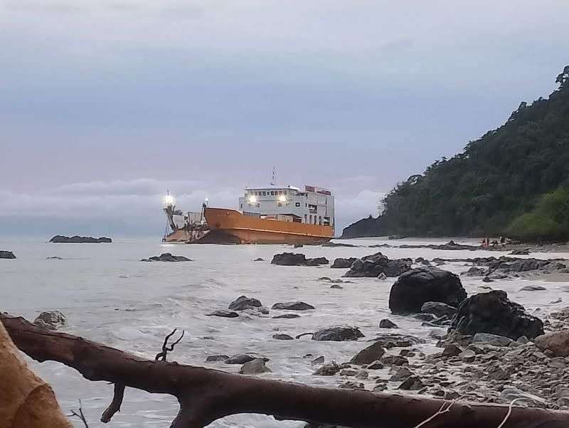Passenger vessel runs aground in Occidental Mindoro; all passengers, crew rescued