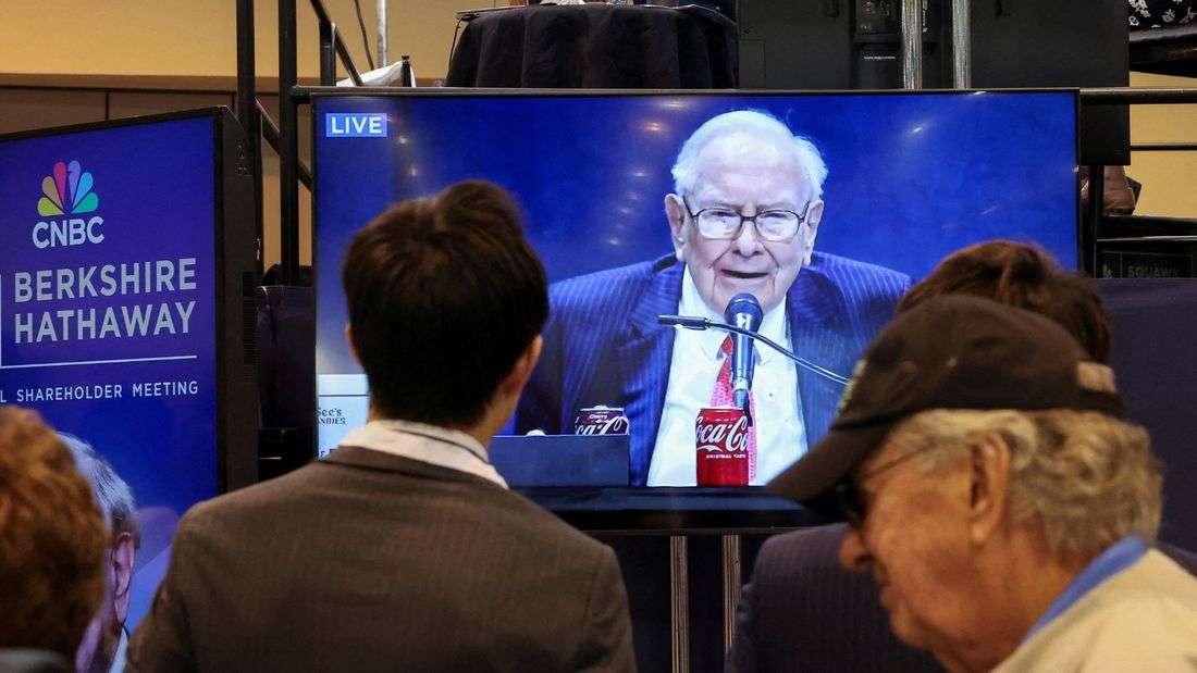 Warren Buffett steps down as Berkshire chairman, replaced by his son Howard