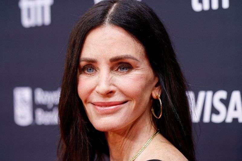 Courteney Cox thriller tells 'dysfunctional love story' behind pizza bomber case at TIFF