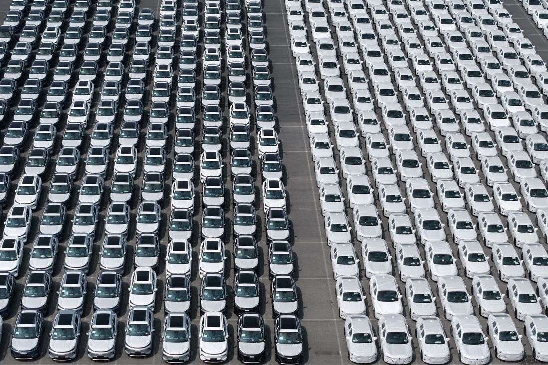 Senators will try to win approval of permanent Chinese car ban in November