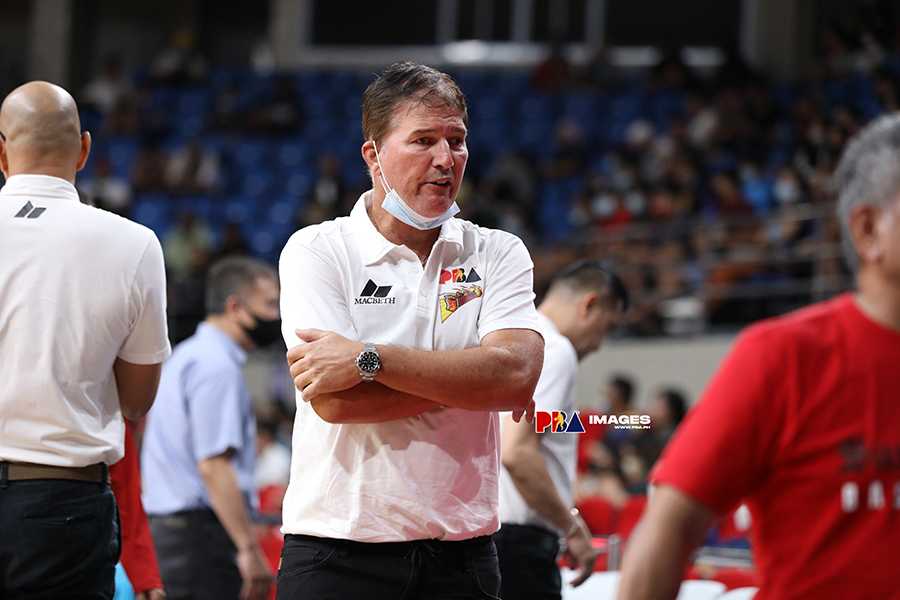 Jorge Gallent replaces Leo Austria as SMB head coach