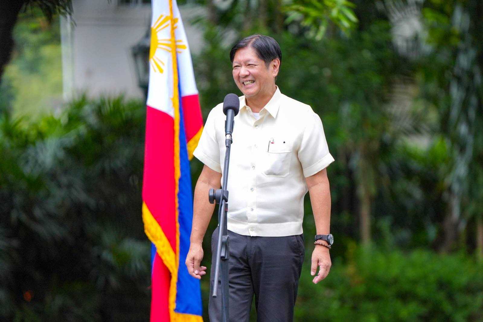 Marcos commits to making himself more 'accessible' to media