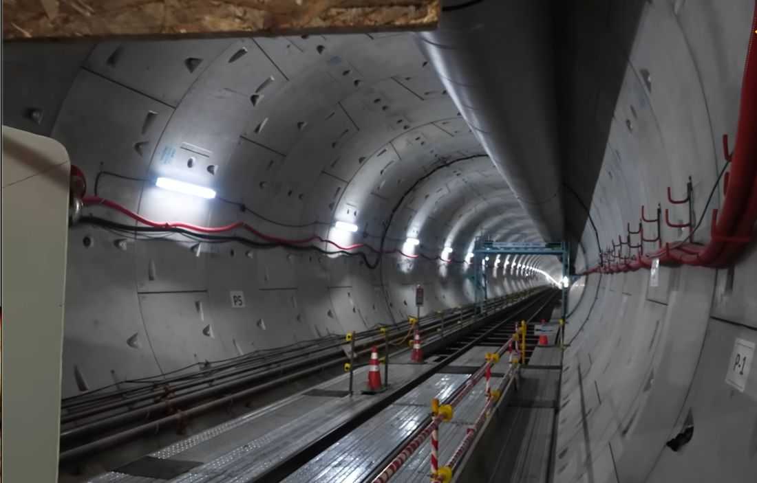 Demolition starts at Metrowalk in Pasig City for Metro Manila Subway Project’s Ortigas Station