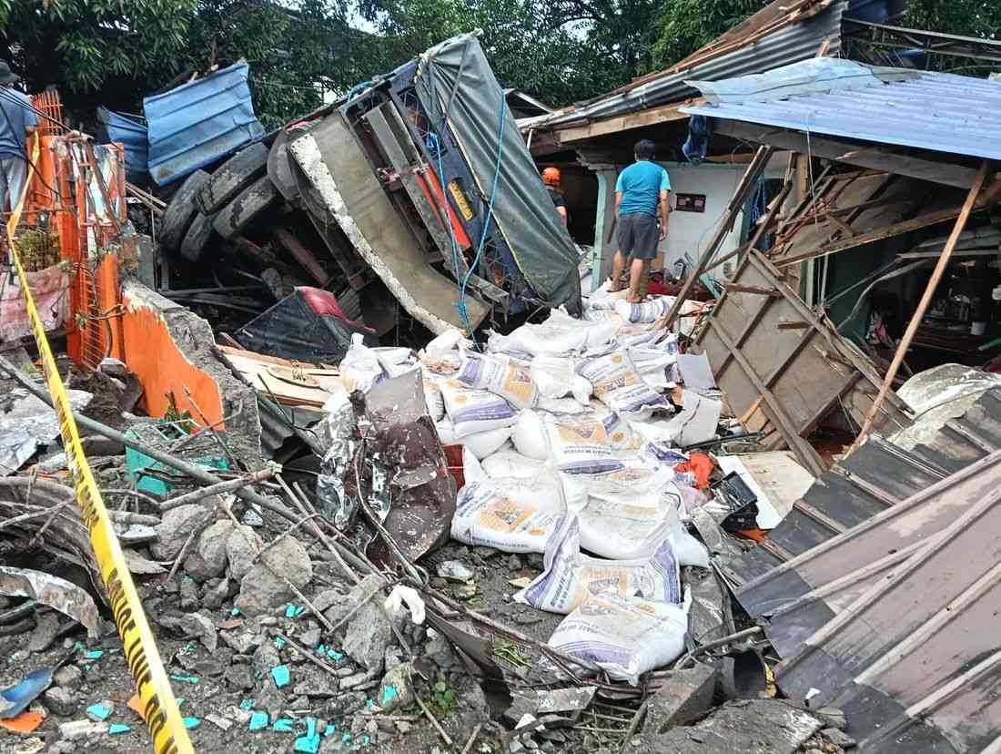 10-wheeler truck rams vehicles and houses in Lucena City; 4 dead, 8 injured
