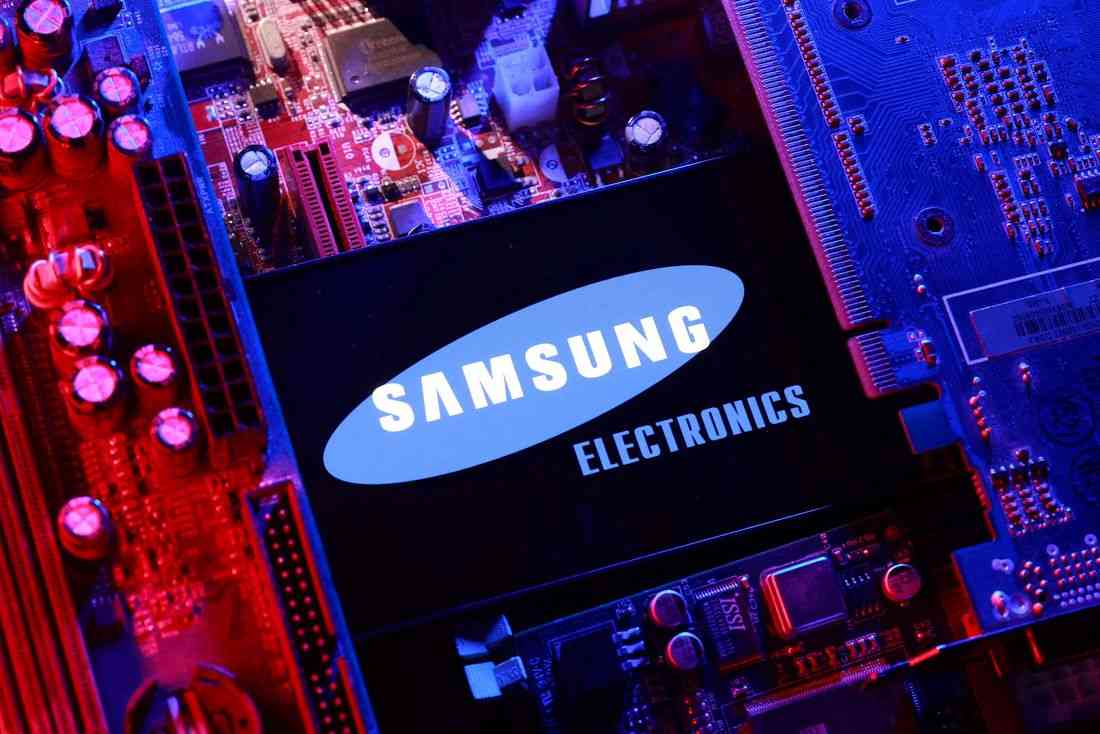 Samsung Electronics shares hit record high