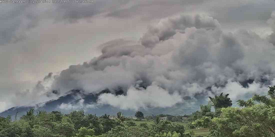 Kanlaon volcano spews ash 300 meters high, maintains alert level 2