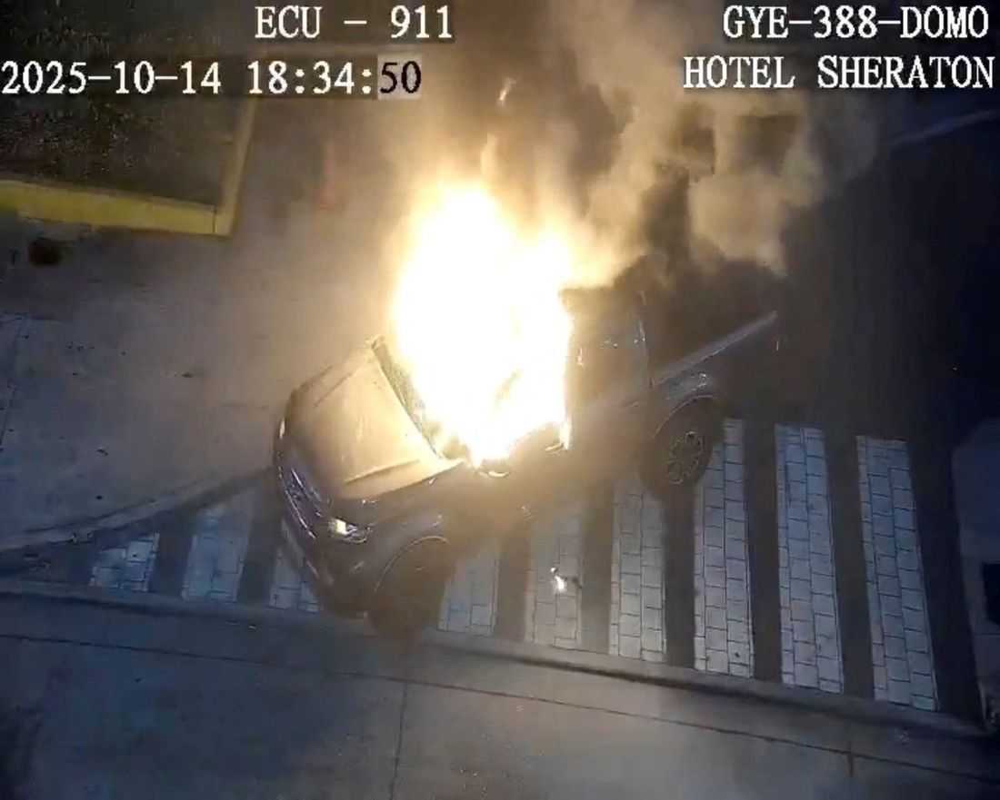 Vehicle explodes outside Guayaquil mall in Ecuador