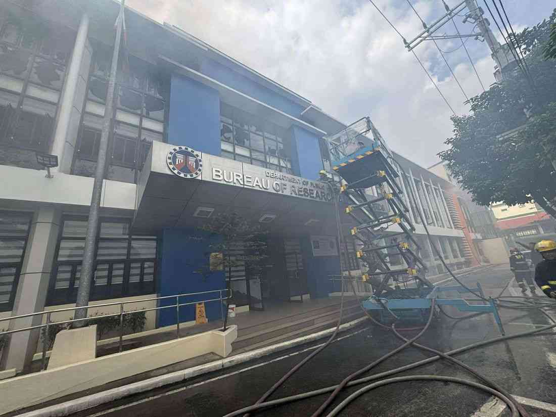 Fire hits DPWH research office along EDSA
