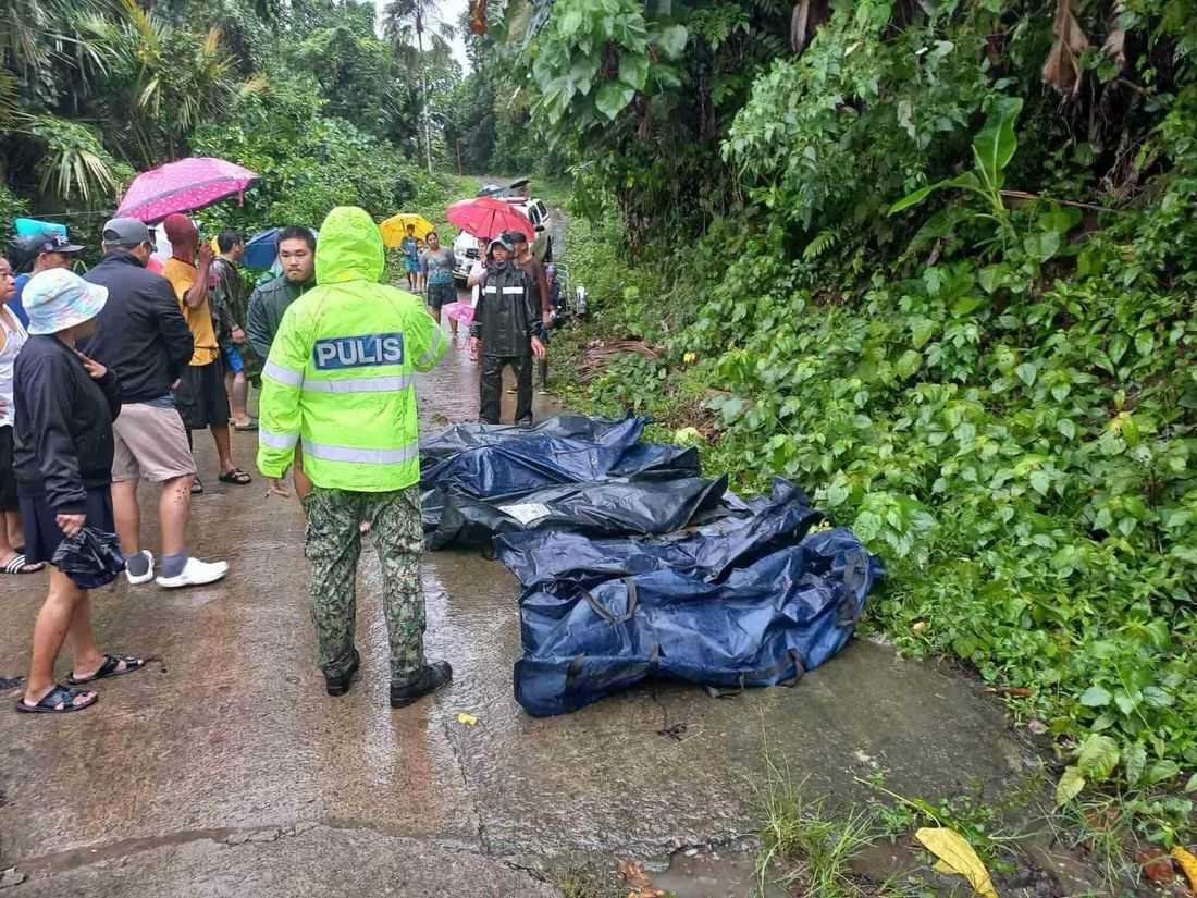 5 killed after tree falls on house in Pitogo, Quezon