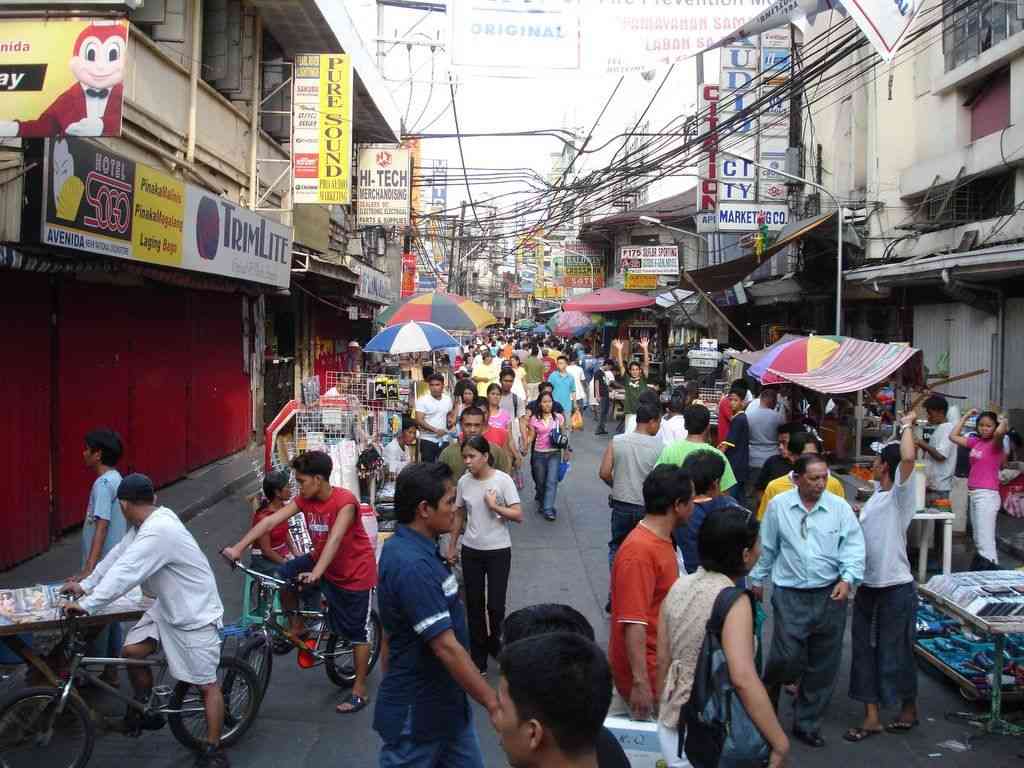 Vendor shot dead in Quiapo; Suspect beaten up by residents, critical