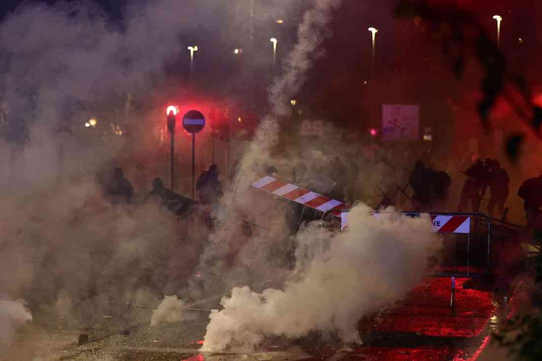 Clashes at pro-Palestinian march against Italy v Israel World Cup qualifier