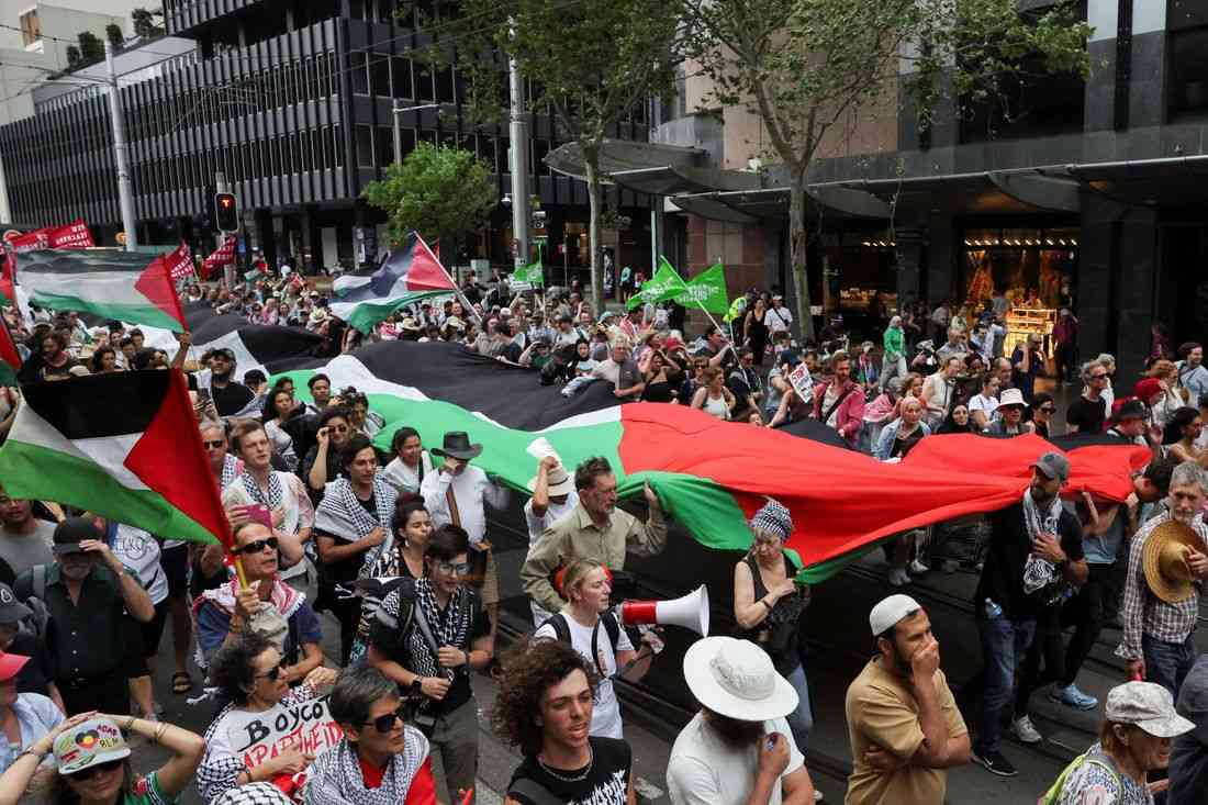 Tens of thousands attend pro-Palestinian rally in Sydney