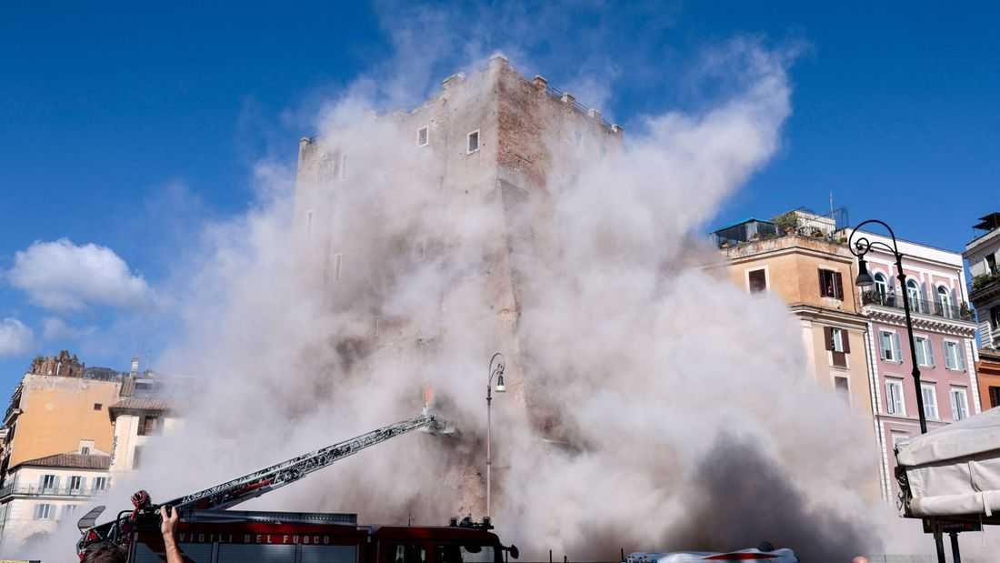 Worker trapped under collapsed medieval tower in Rome dies, media says