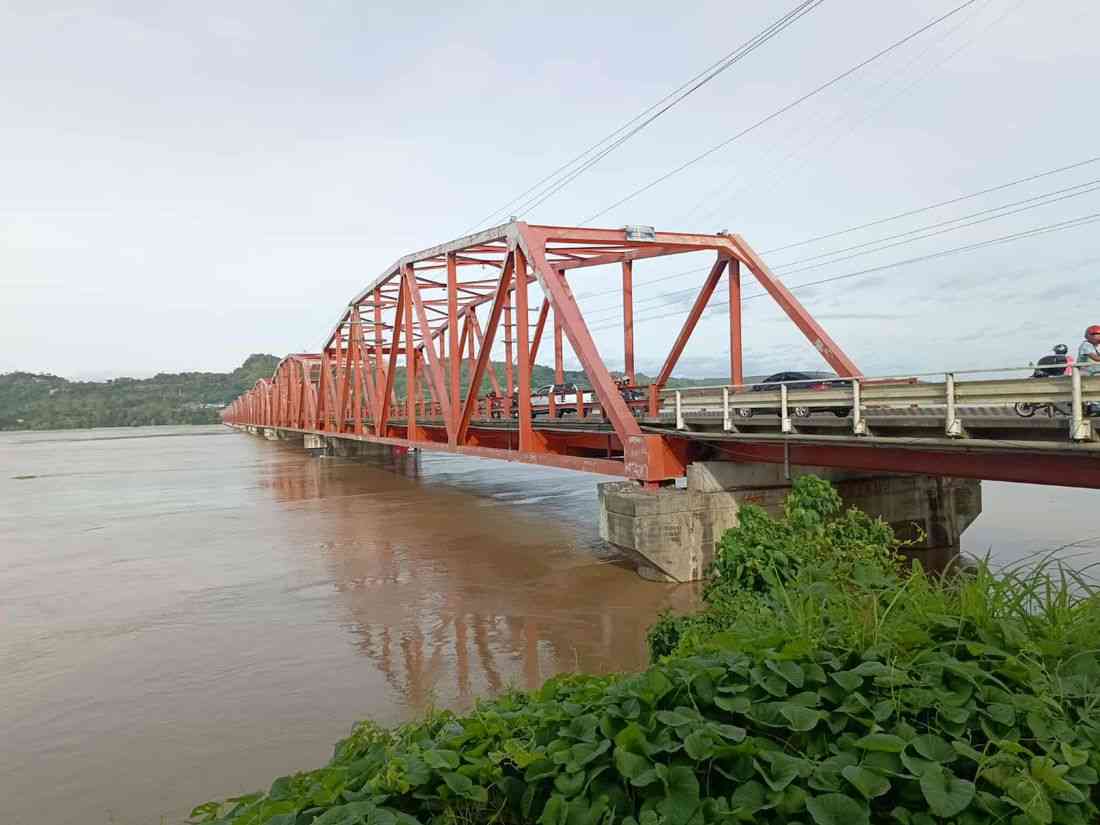 Rising floodwaters force temporary closure of Buntun Bridge in Tuguegarao City