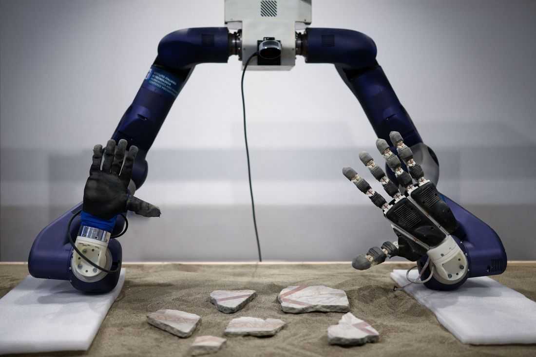 Putting Pompeii's pieces together, with the help of a robot