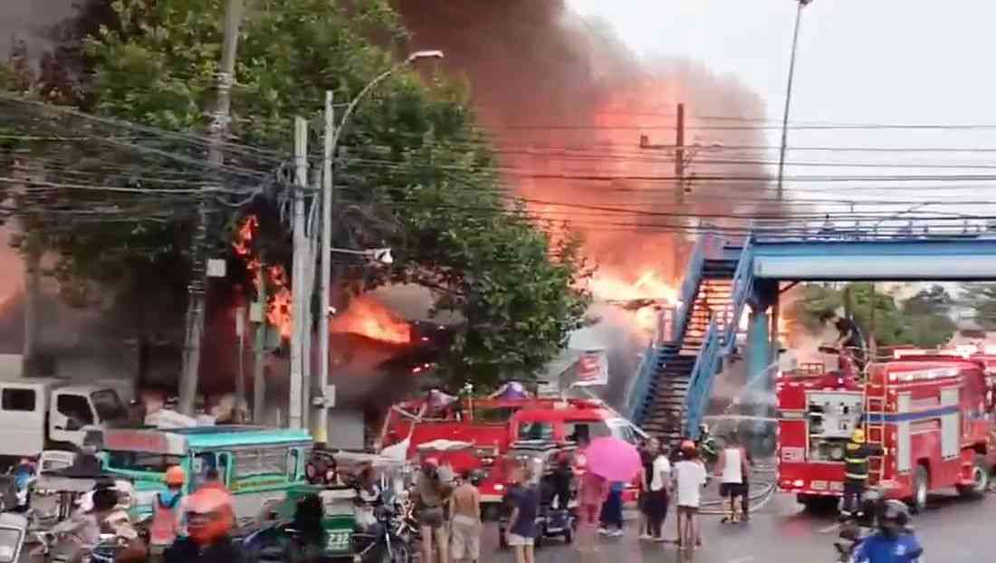 Massive fire hits establishments along Mindanao Ave., QC