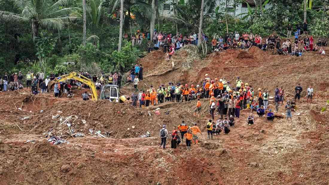 Death toll from Indonesia's Central Java landslides rises to 30