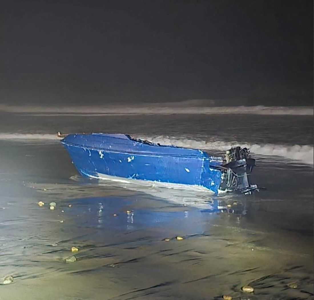 Four dead after suspected migrant boat capsizes near San Diego, Coast Guard says