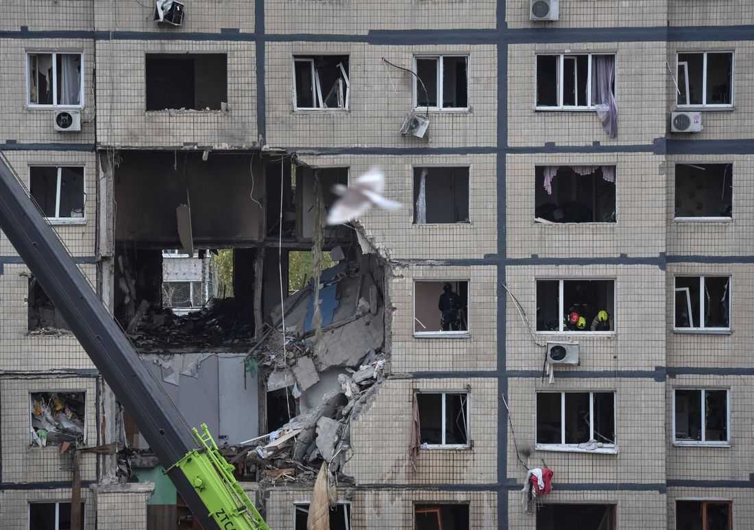 Russia attacks Ukraine energy facilities, kills three people