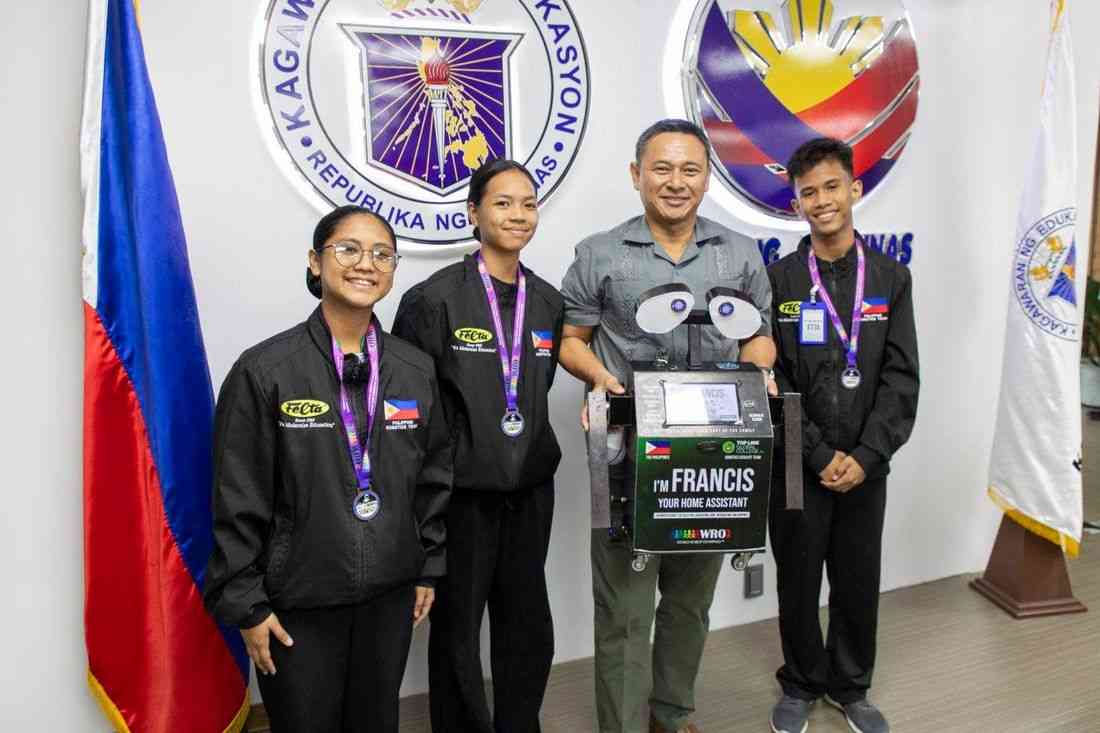 Top Link Global College Robotics Team pays courtesy call after winning at World Robot Olympiad Philippines 2025