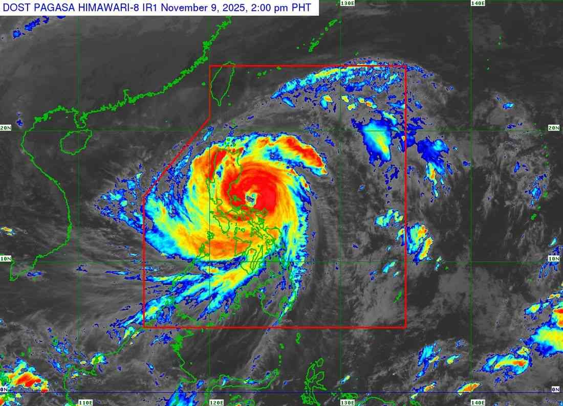 ‘Life-threatening’ conditions batter Bicol Region as #UwanPH continues northwestward