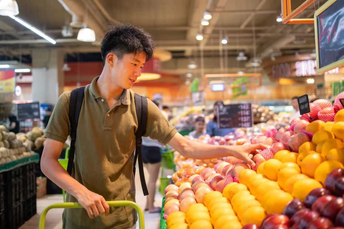 Manila implements price freeze on basic commodities