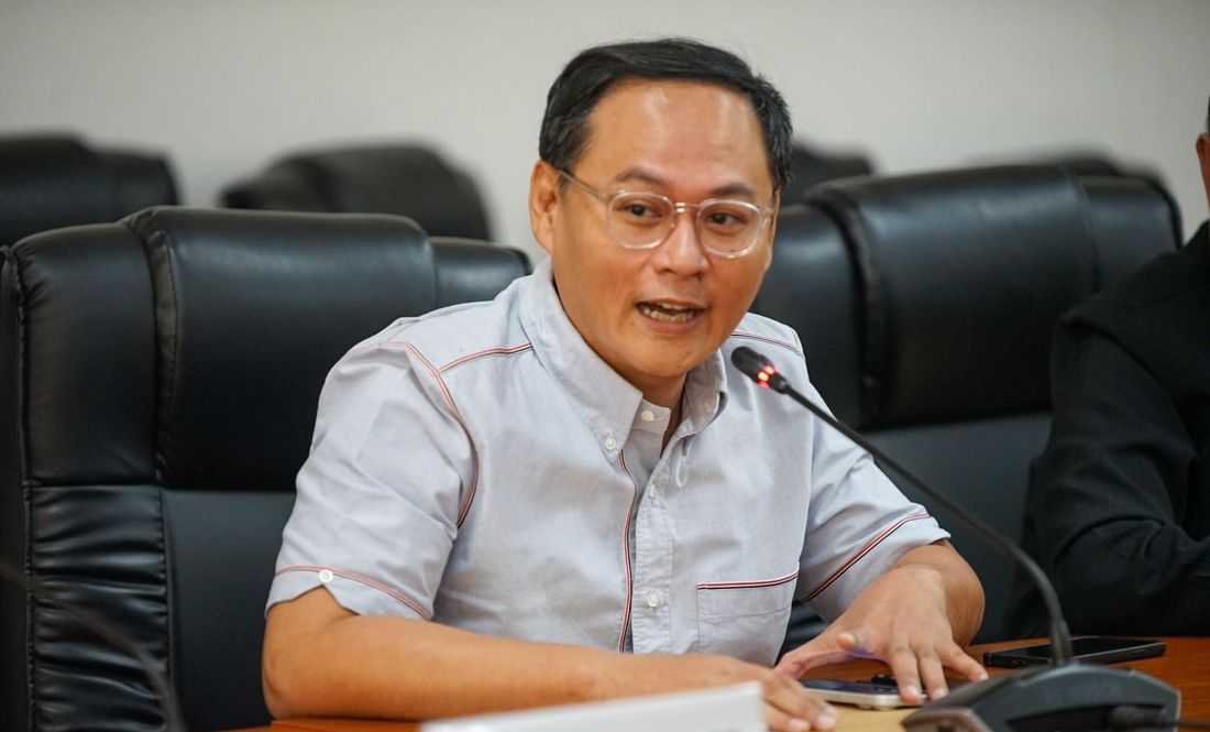 Lopez orders DOTr, attached agencies to skip 'lavish' year-end celebrations