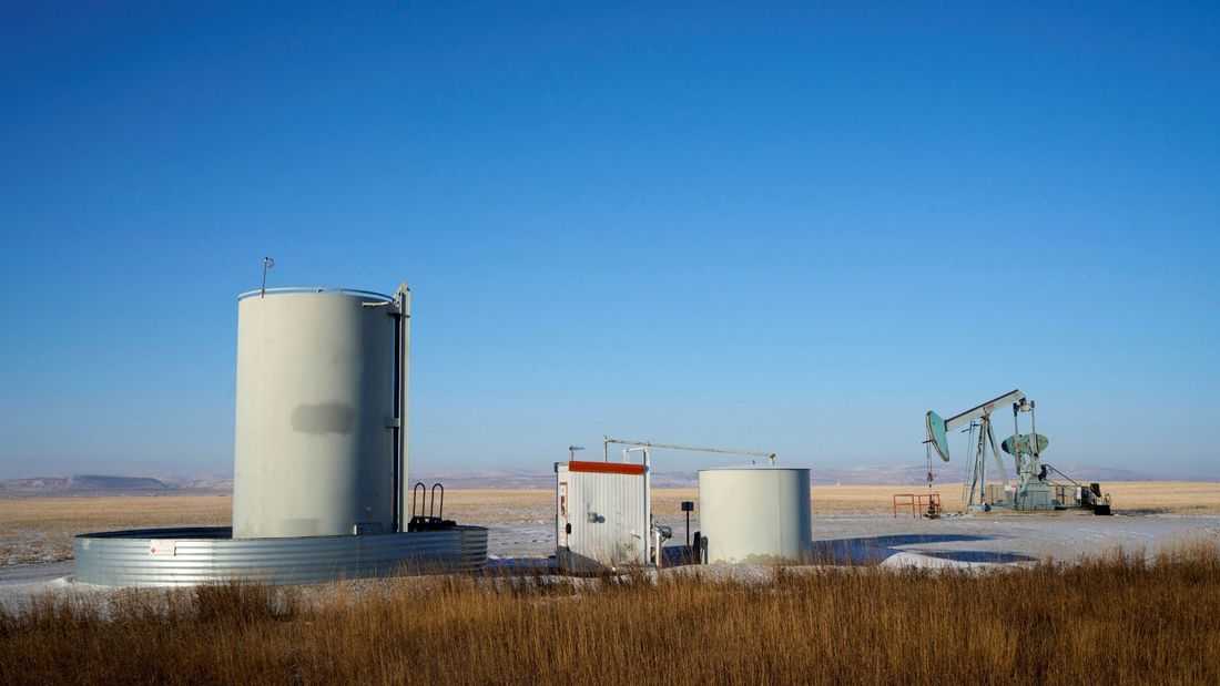 Oil extends decline by 1.5% on hopes for Russia-Ukraine peace deal