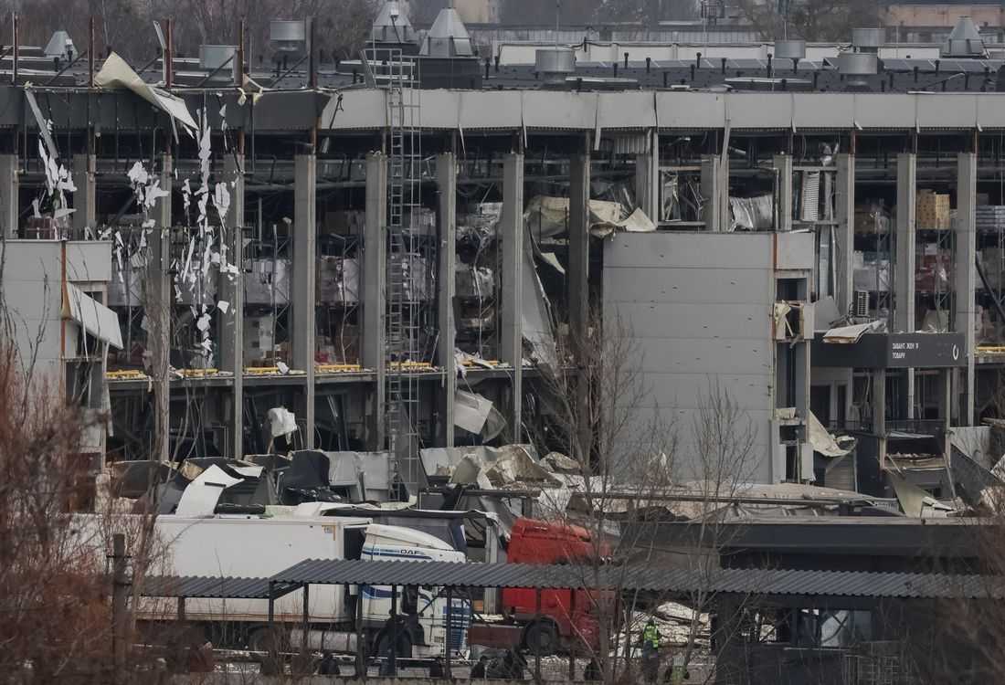Russian barrage on Kyiv kills seven, disrupts energy supplies