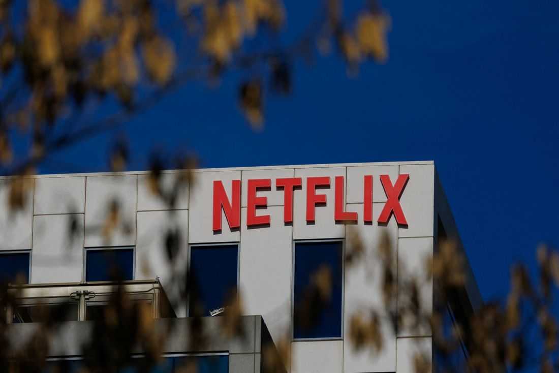 Exclusive-Netflix, Warner Bros Discovery combo seen lowering costs for consumers, sources say
