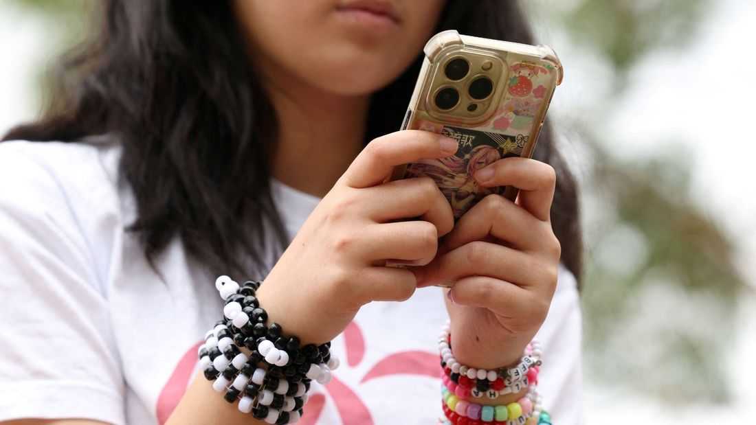 Australia begins enforcing world-first teen social media ban