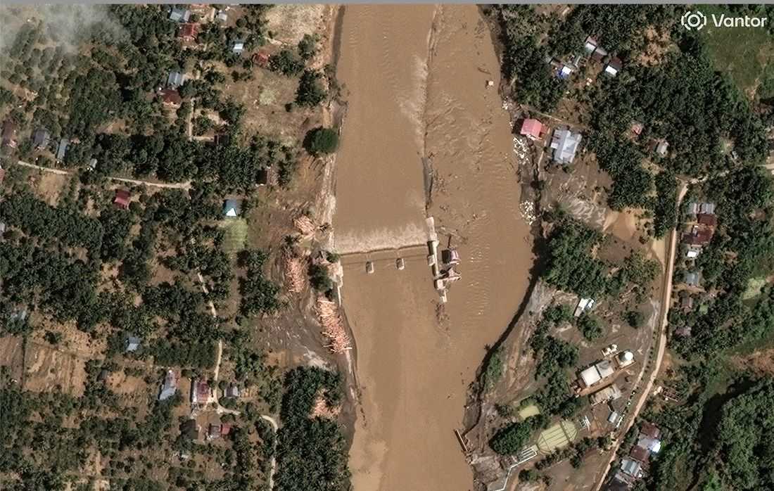 Southeast Asia storm deaths near 800 as scale of disaster revealed