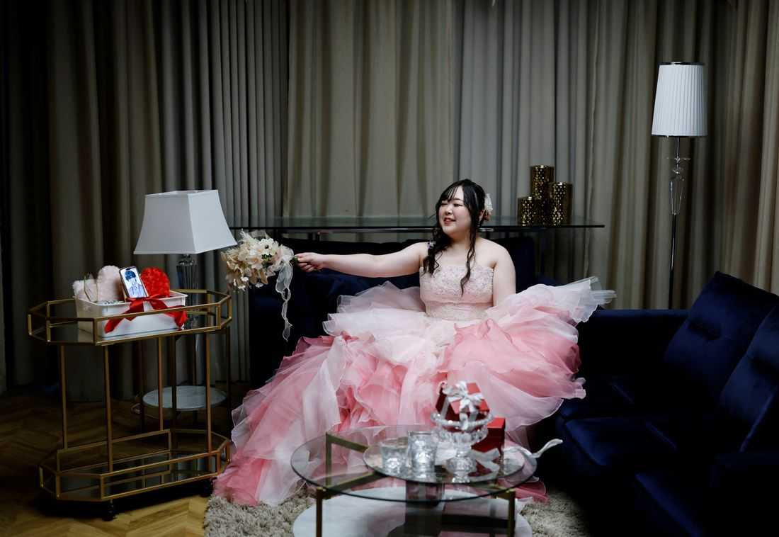 AI romance blooms as Japan woman weds virtual partner of her dreams
