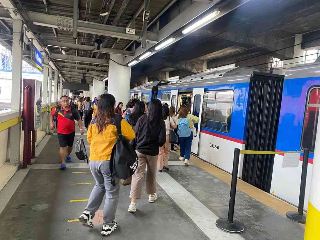DOTr offers free MRT-3, LRT rides for different sectors until Dec. 25