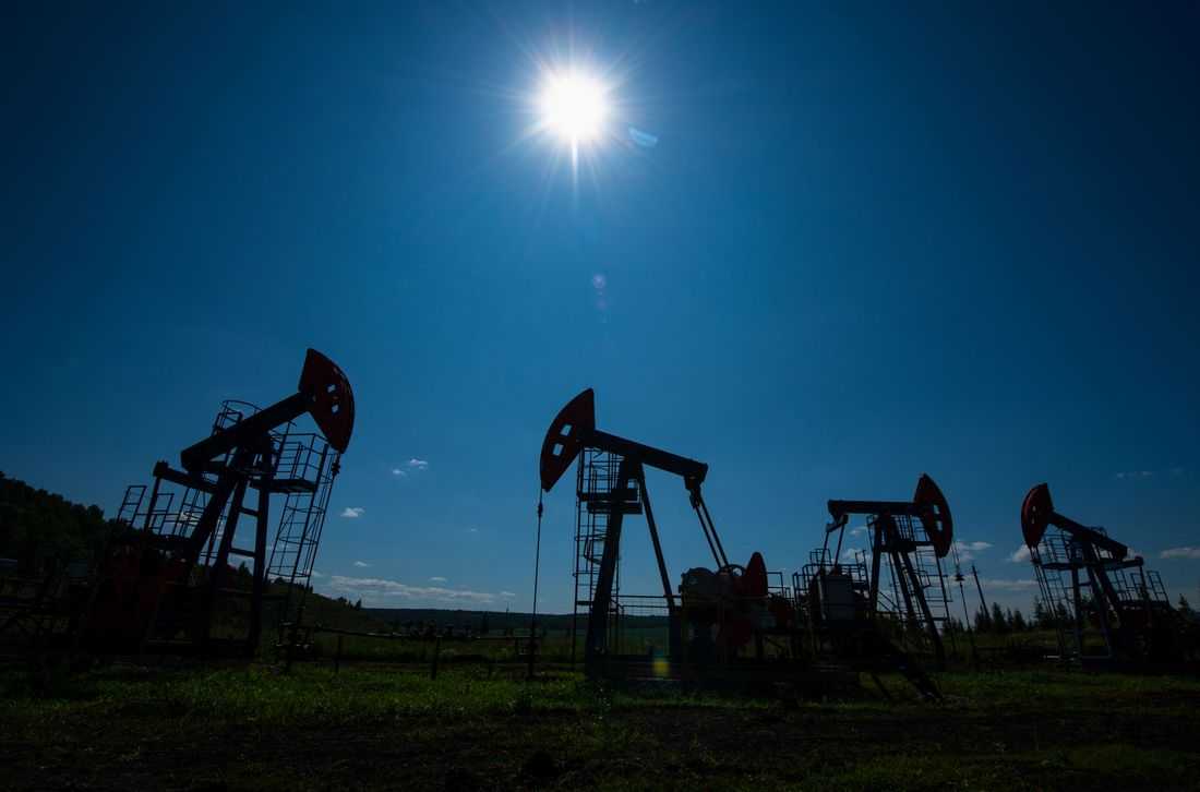 Oil rises on expectations of Fed rate cut, Ukraine peace talks stalling
