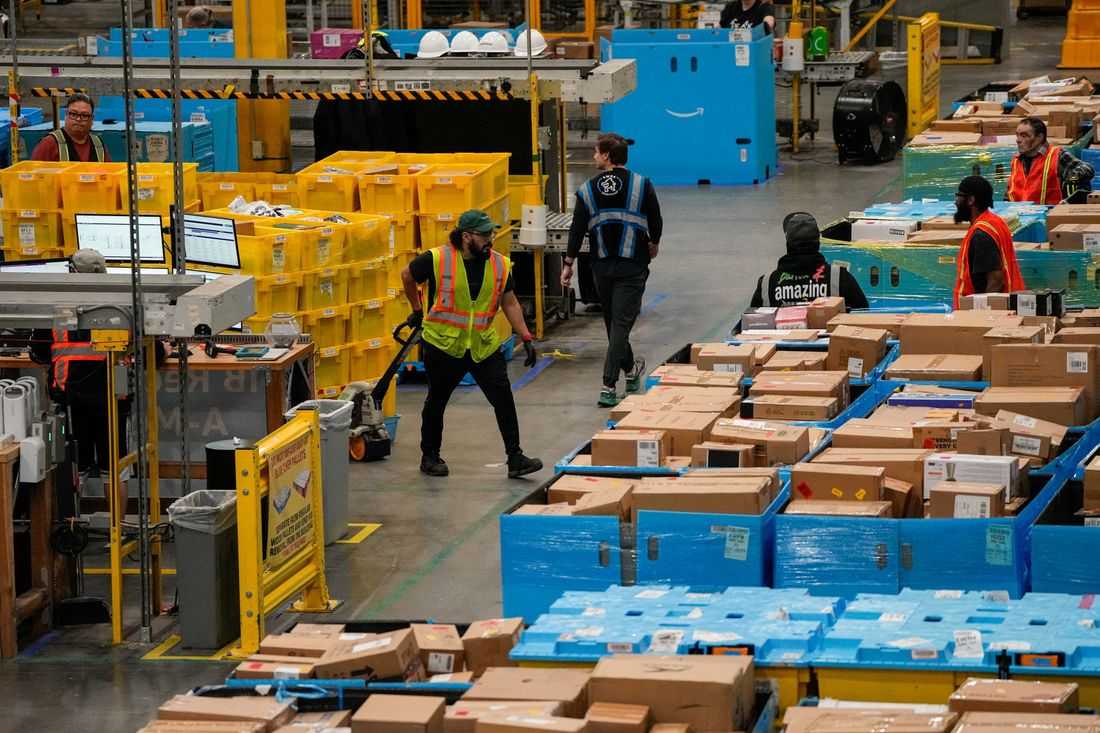 US Cyber Monday spending to hit $14.2 billion, Adobe forecasts, as AI fuels momentum