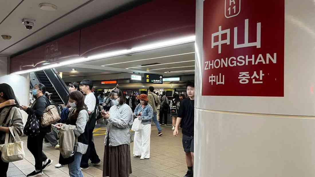 Knife-wielding attacker kills three in Taipei, dies during police chase