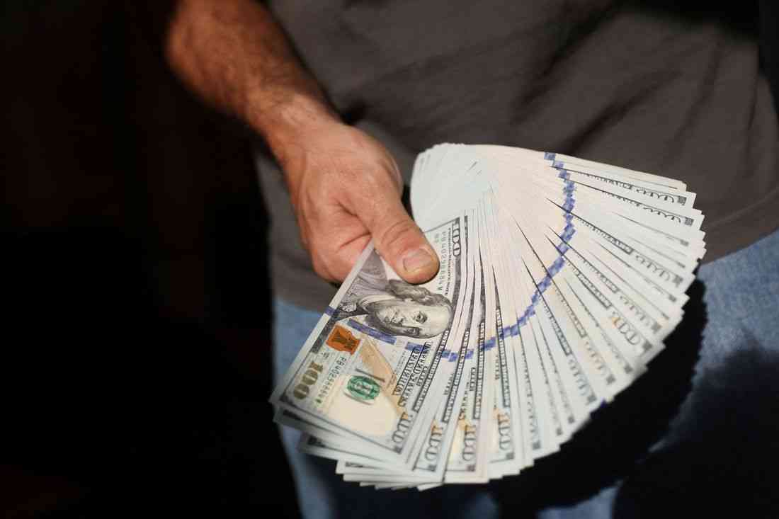 Dollar weakens against yen in week packed with data releases and central bank decisions