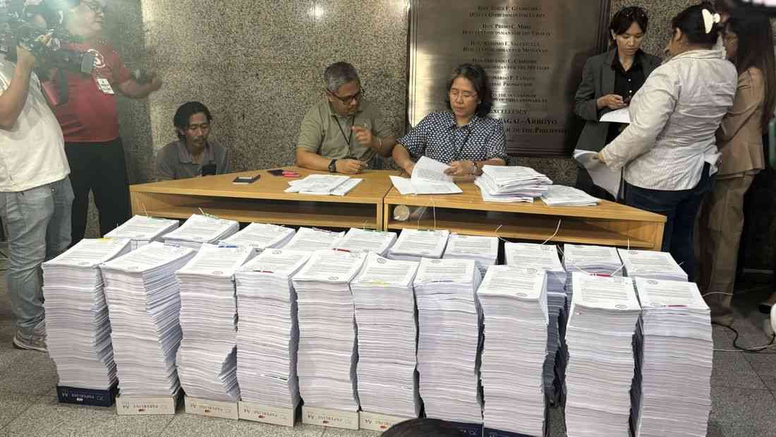 VP Sara, 15 others face plunder, graft raps over P612-M confidential funds