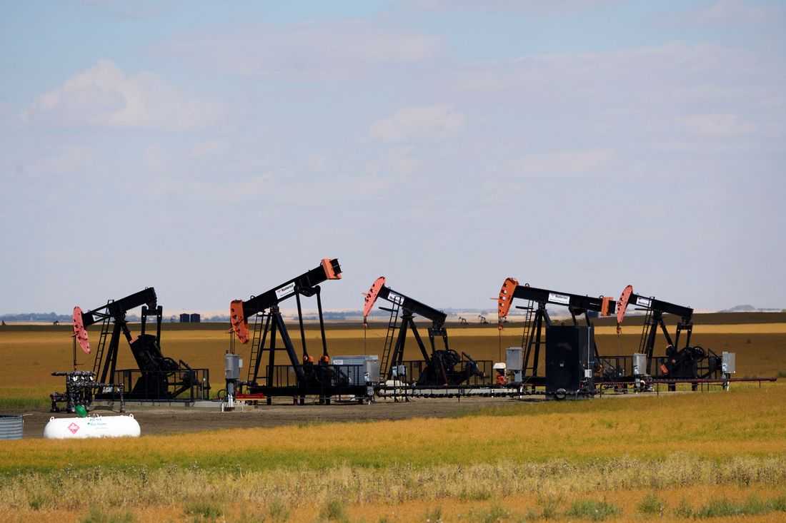Oil set for biggest weekly gain in three months as Russia cuts fuel exports