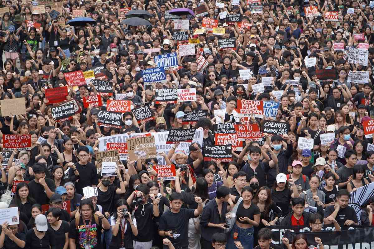 CSC clarifies government employees can join protests but must uphold professionalism