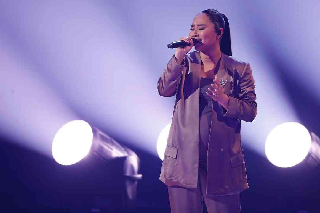 Jessica Sanchez stuns in America’s Got Talent quarterfinals while 8 months pregnant