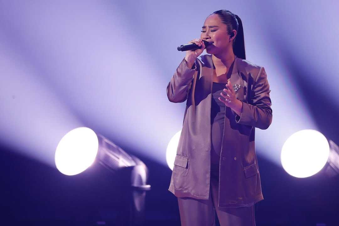 Jessica Sanchez stuns in America’s Got Talent quarterfinals while 8 months pregnant